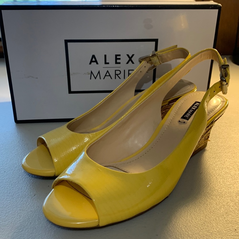 Alex Marie Open Toe Slingback Wedge Yellow Size 7.5